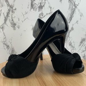 Fioni Knotted Heels